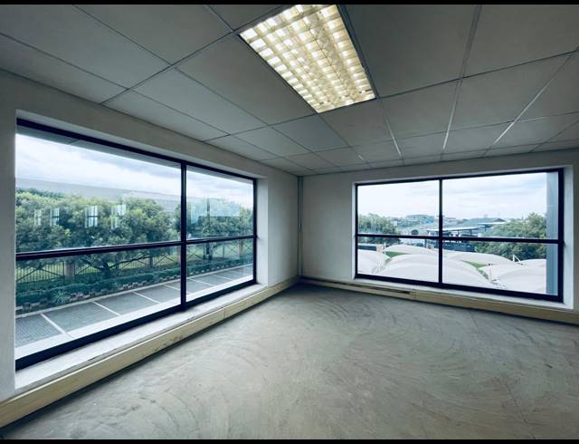 612M² OFFICE TO LET IN VORNA VALLEY